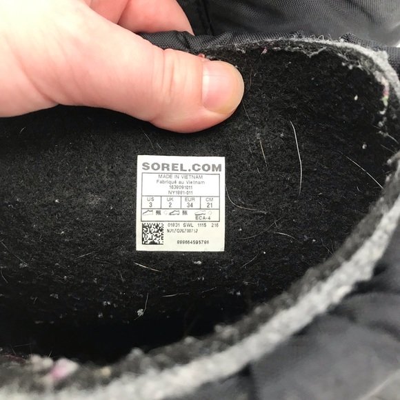 Sorel black pull-on logo boys winter boots - Picture 2 of 9